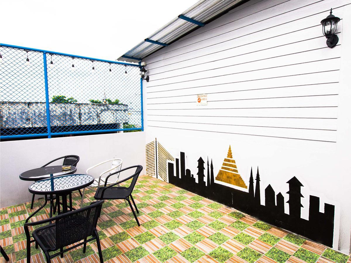 Hits Hostel Bangkok Exterior photo